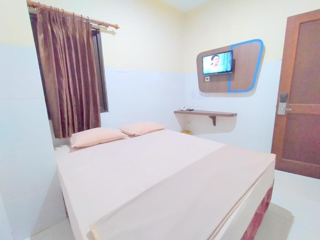 Golden Inn Ambon Eksteriør billede